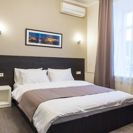 911 Apartments Khreshchatyk Kiev Exterior photo