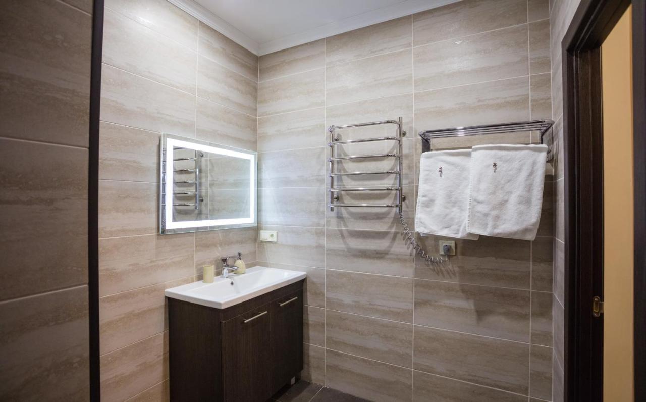 911 Apartments Khreshchatyk Kiev Exterior photo