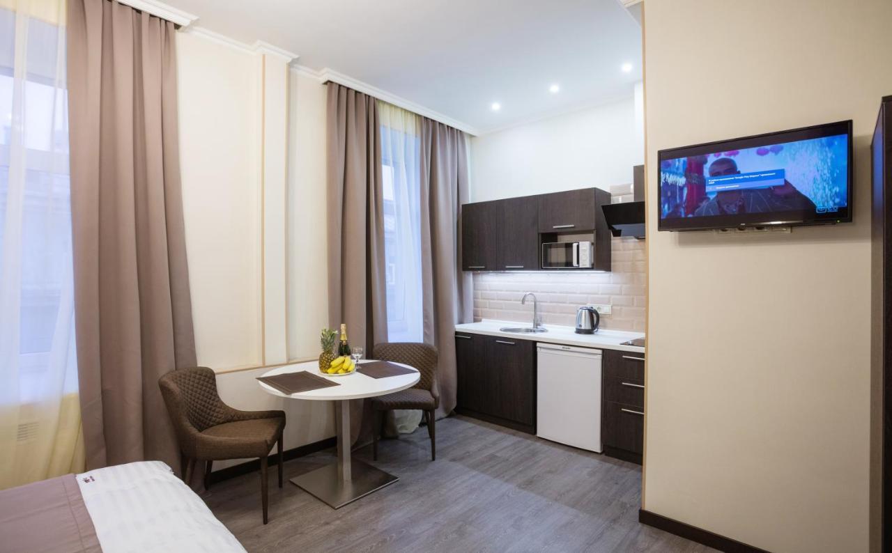 911 Apartments Khreshchatyk Kiev Exterior photo